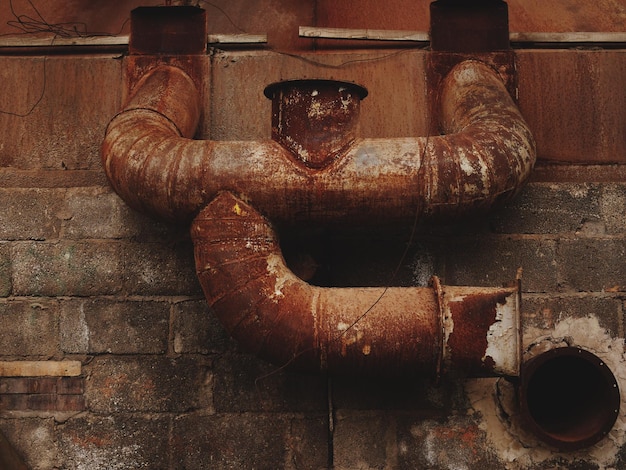 Acasă 38 Ce probleme pot apărea dacă nu înlocuiești la timp instalațiile din bloc?