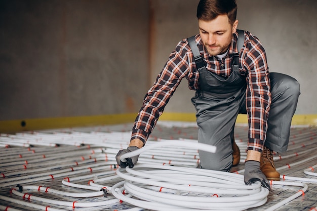 Beneficiile încălzirii prin pardoseală: confort și eficiență energetică