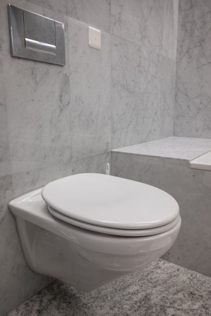 Cum se montează corect un vas de WC suspendat?